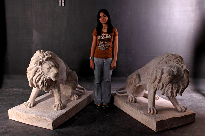 Pair of Guard Lions Entry Gate Stone Cast